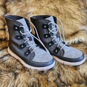 Sorel Ladies Waterproof Lace-Up Boots. Size 11.